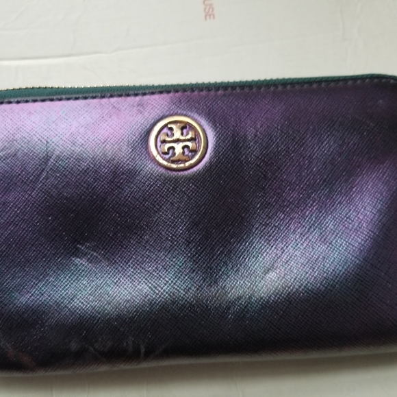 ❌ Sold ❌ Holographic Tory Burch wallet **FAIR** - Picture 6 of 12